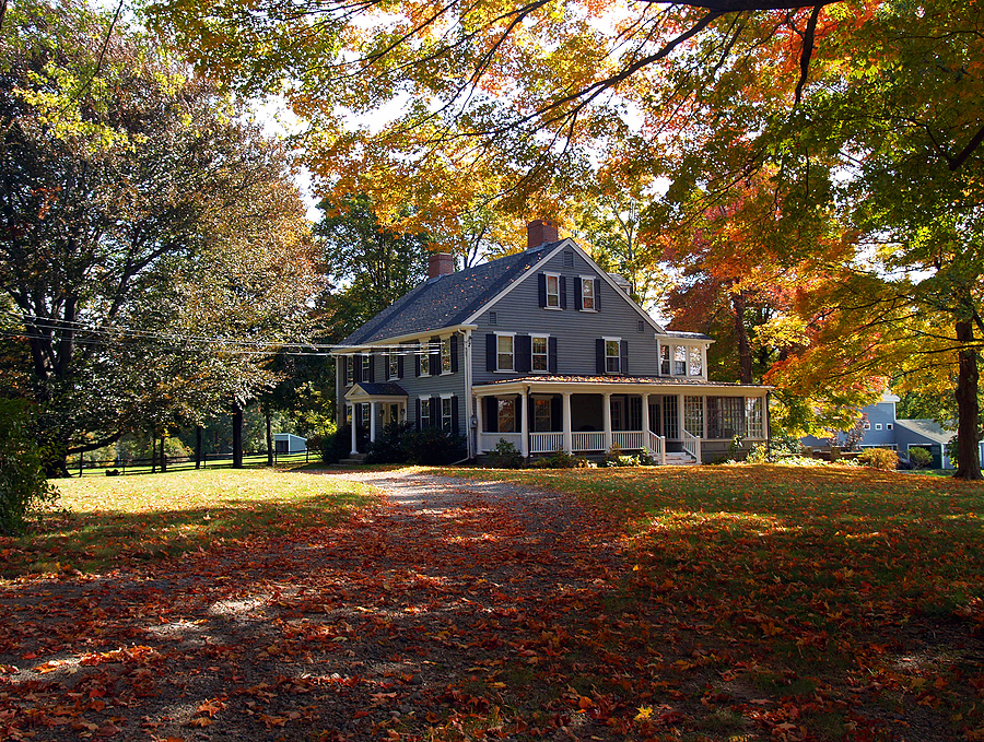 A house in Massachusetts during the fall.